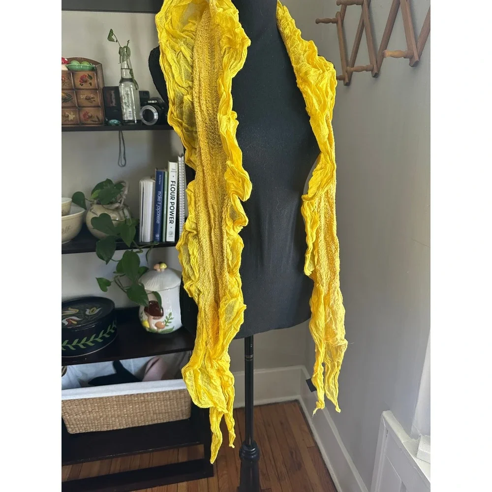 N/A vibrant yellow